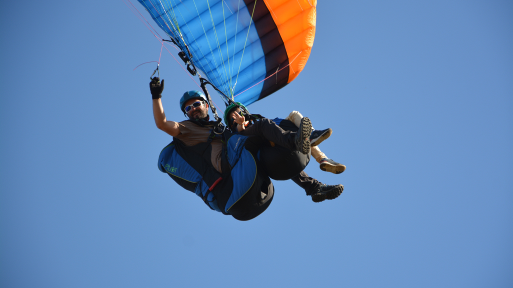 paragliding in Manali